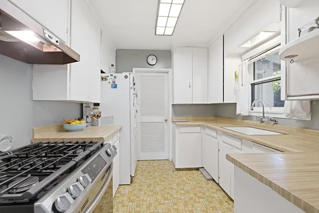 $375,000 | 810 Hackberry Avenue, Modesto, CA 95354