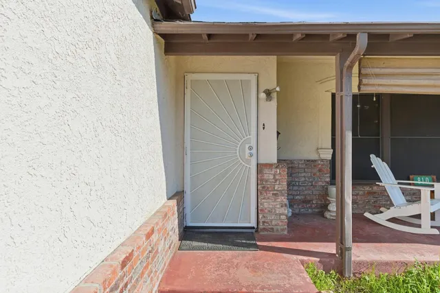 $375,000 | 810 Hackberry Avenue, Modesto, CA 95354