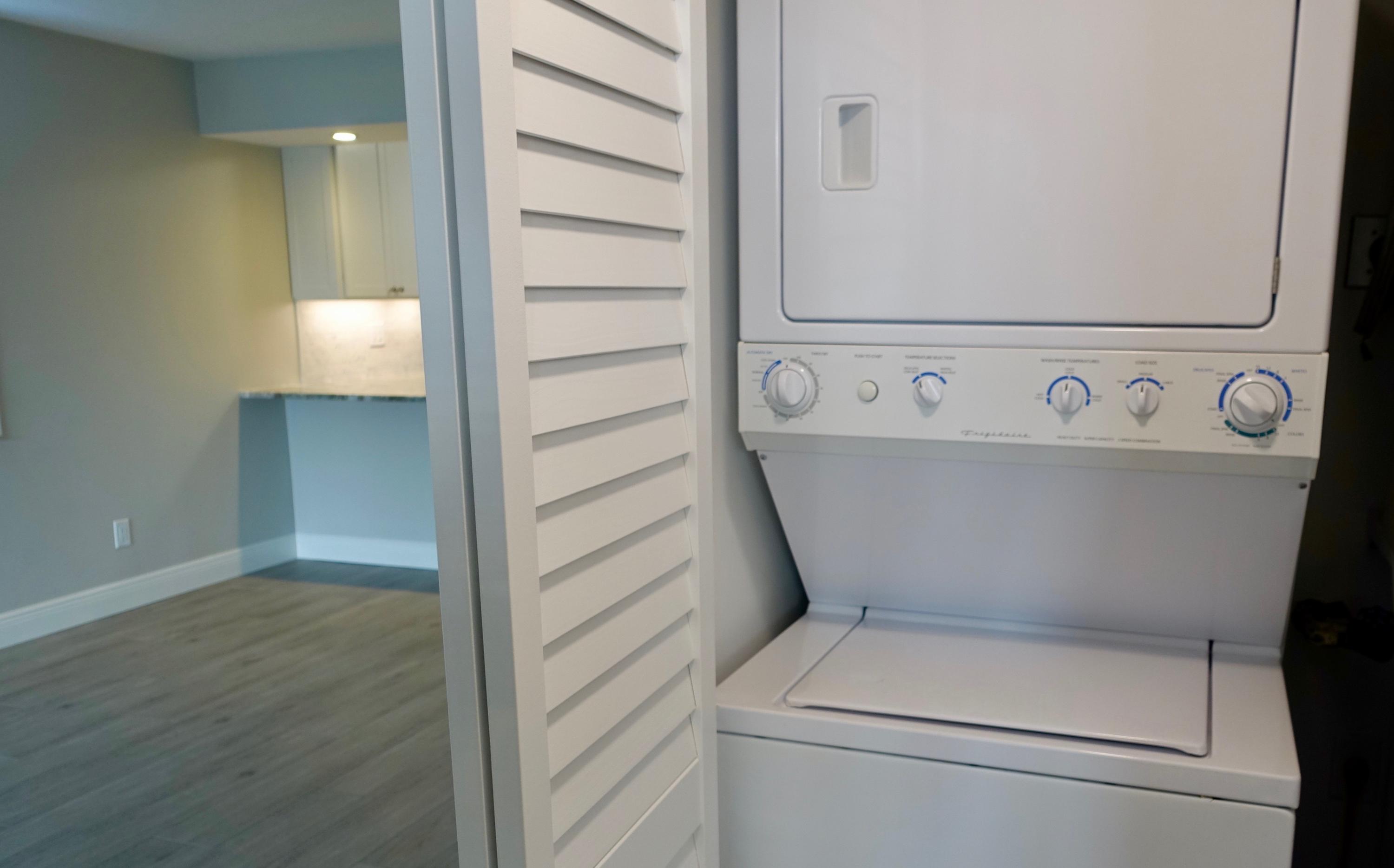 1950 Southwest Palm City Road, Unit 5110 Stuart, FL 34994 - Photo 12 of 23 1950-5110-laundry