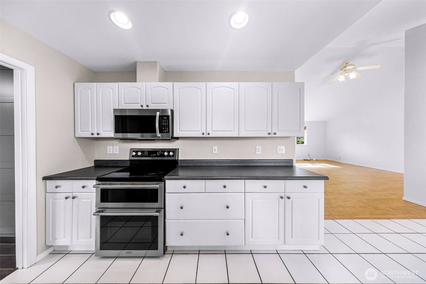 8255 Quinault Road Blaine, WA 98230 - Photo 12 of 34
