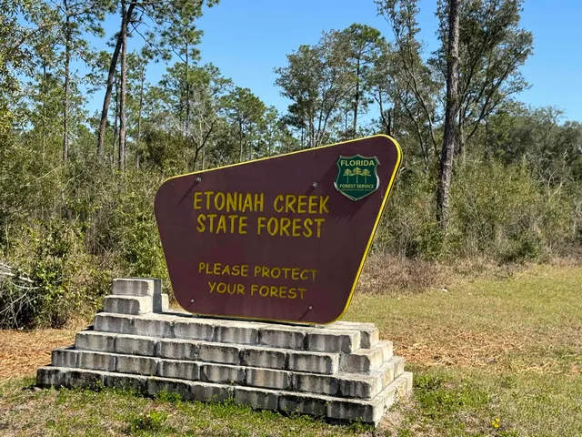 a sign broad on the side of a building
