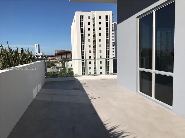 $990,000 | 1010 Southwest 2nd Avenue, Unit 506, Miami, FL 33130
