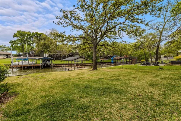 $489,900 | 2516 Wildwood Way, Tool, TX 75143