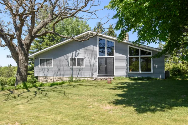$485,000 | S78W31428 Sugden Road, Mukwonago, WI 53149