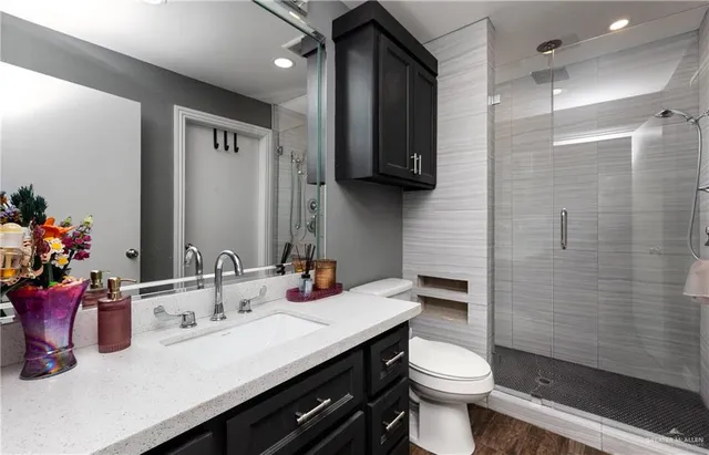 $889,900 | 2002 North Mayberry Boulevard, Alton, TX 78573