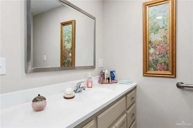 $889,900 | 2002 North Mayberry Boulevard, Alton, TX 78573