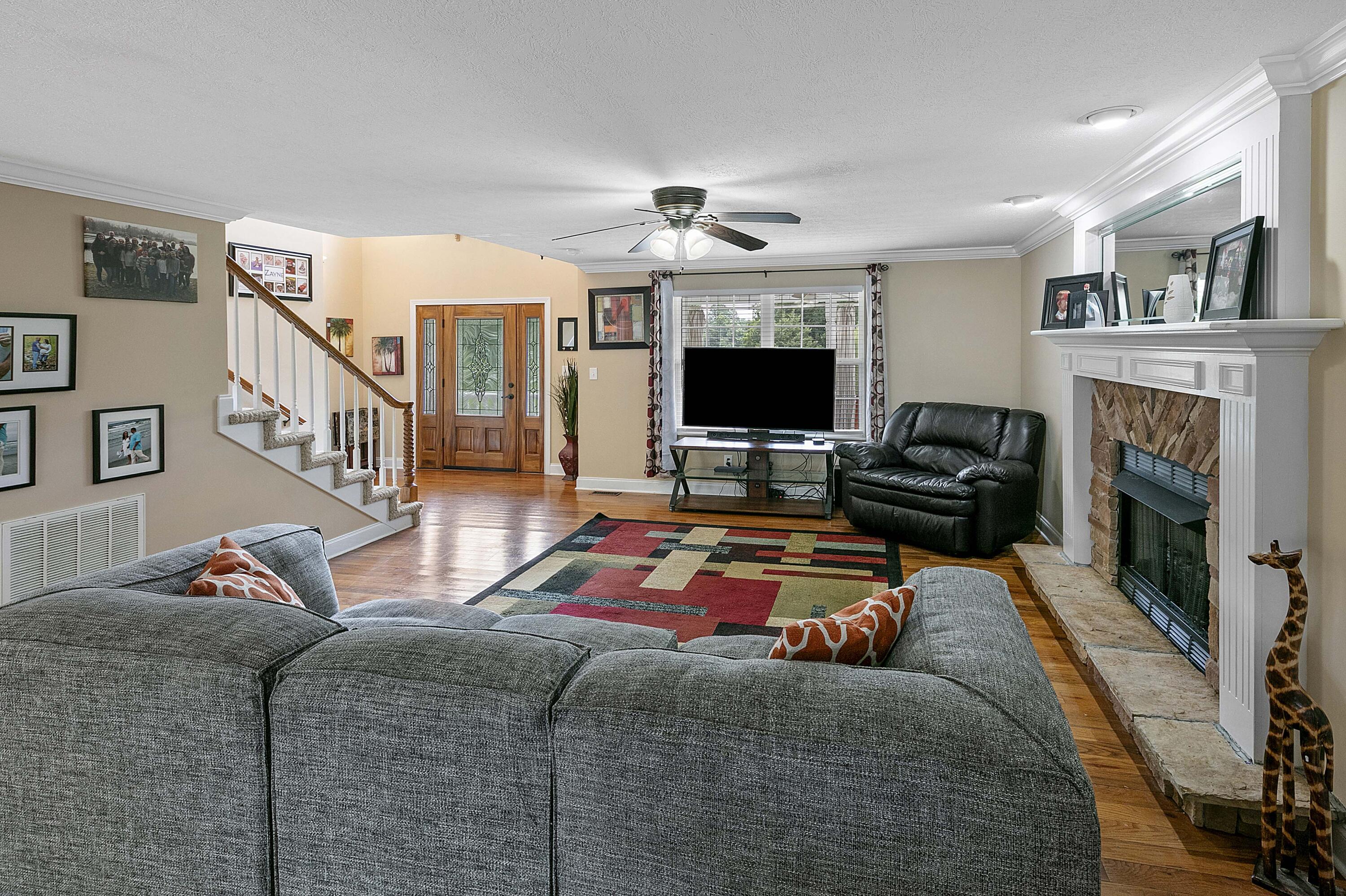 189 Lanes Bluff Road Clinton, TN 37716 - Photo 9 of 27 1L9A2770