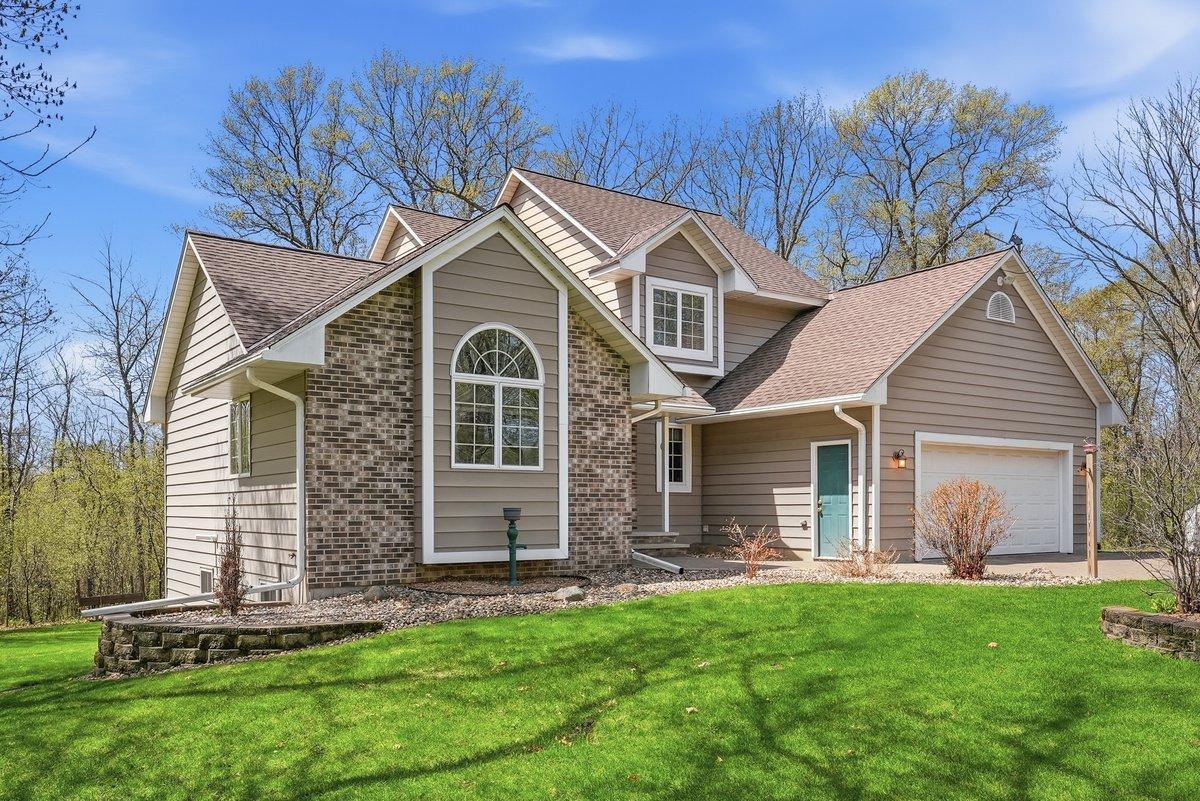 208 Country Oaks Road River Falls, WI 54022 - Photo 5 of 36