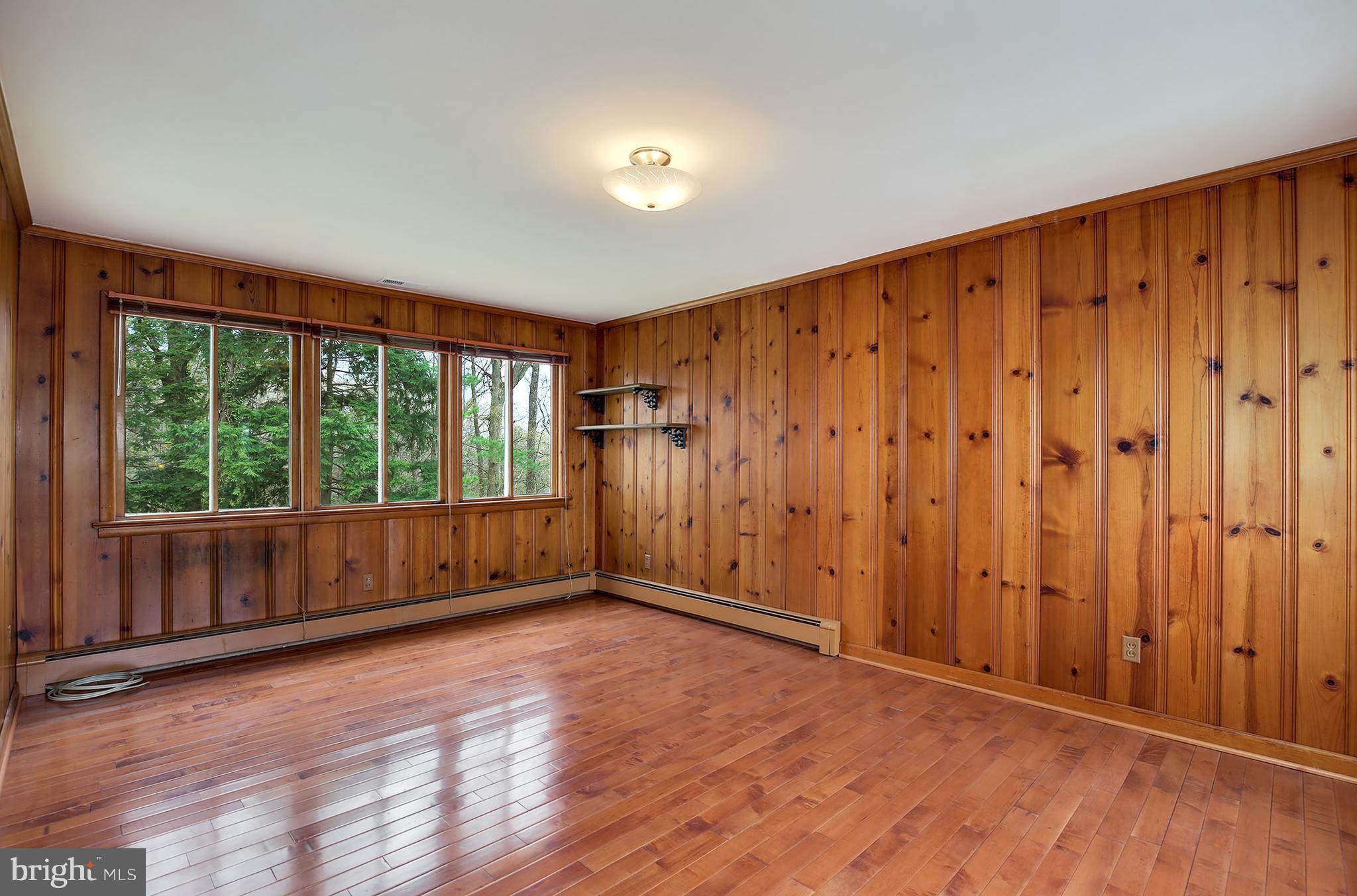 4005 Foreston Road Beltsville, MD 20705 - Photo 11 of 30 Family Room