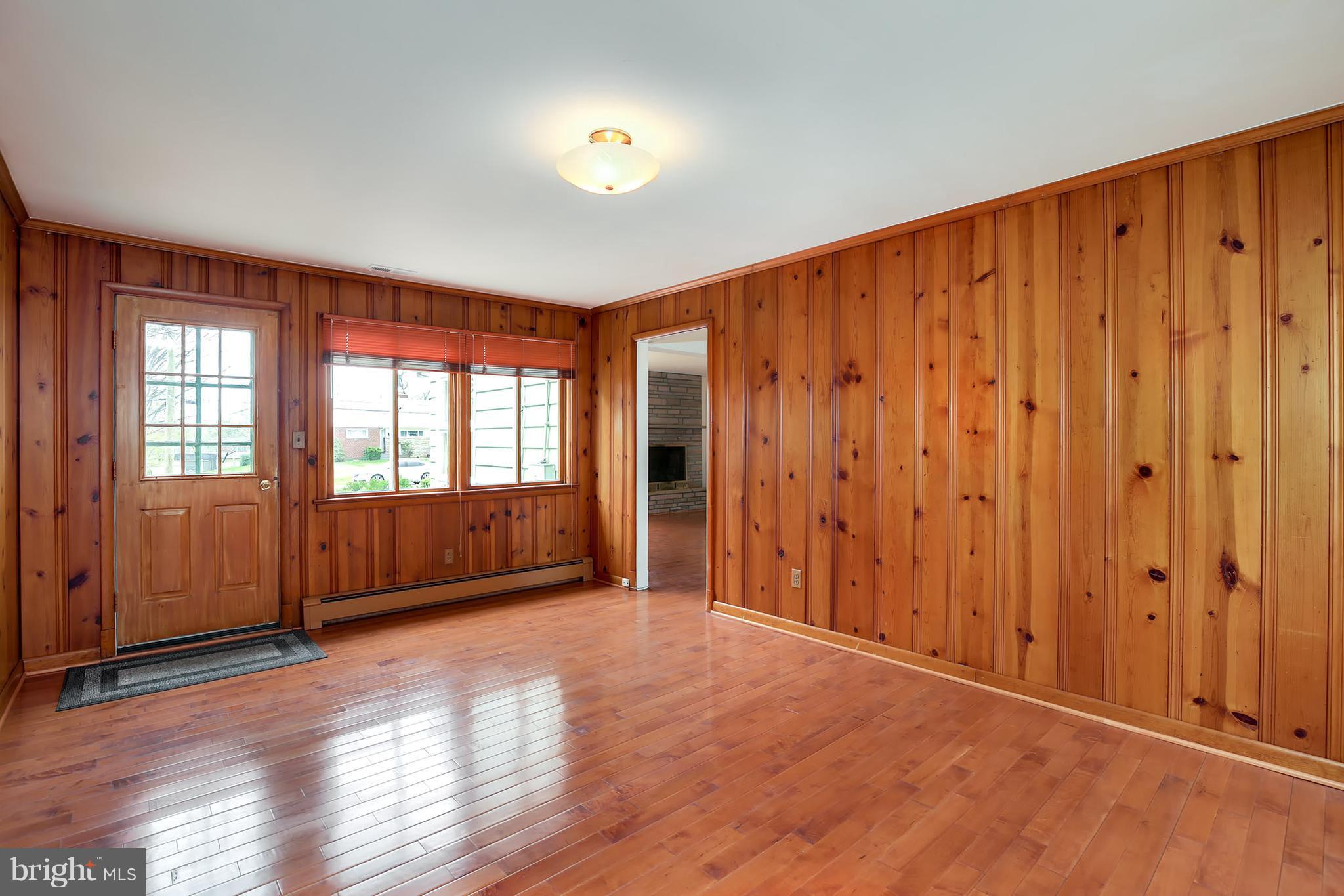 4005 Foreston Road Beltsville, MD 20705 - Photo 12 of 30 Family Room