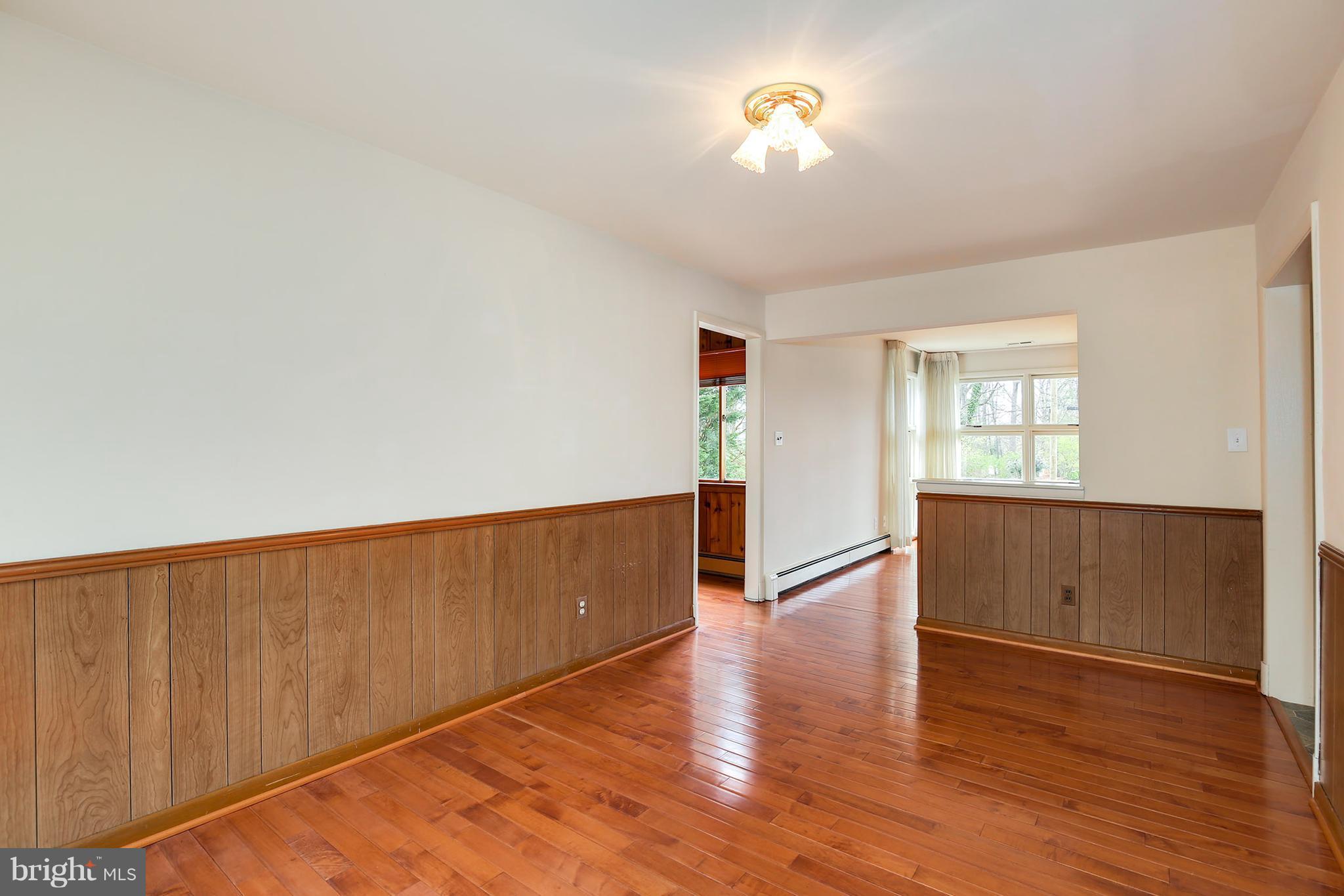 4005 Foreston Road Beltsville, MD 20705 - Photo 10 of 30 Dining Room