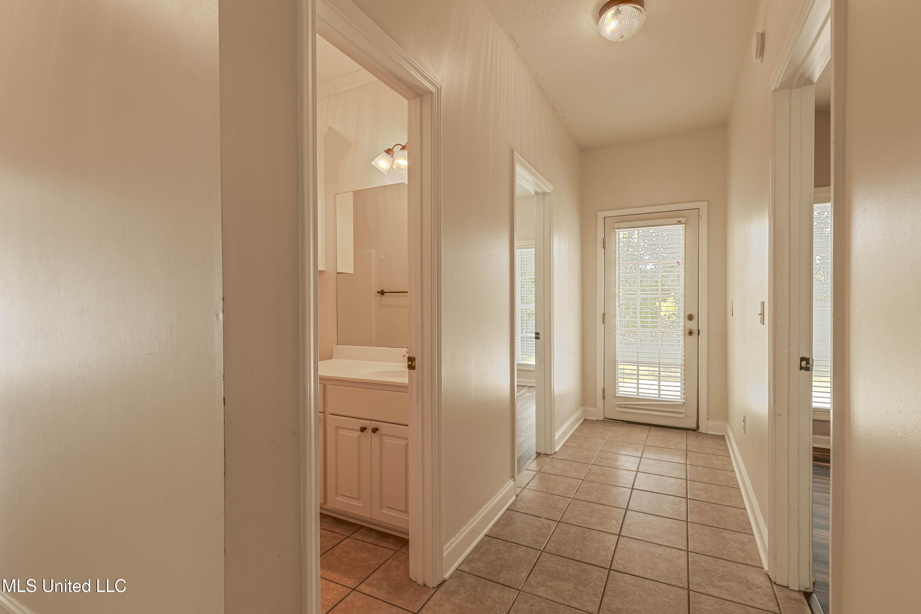 629 Westhill Road Brandon, MS 39042 - Photo 14 of 40 IMG_5286-Edit