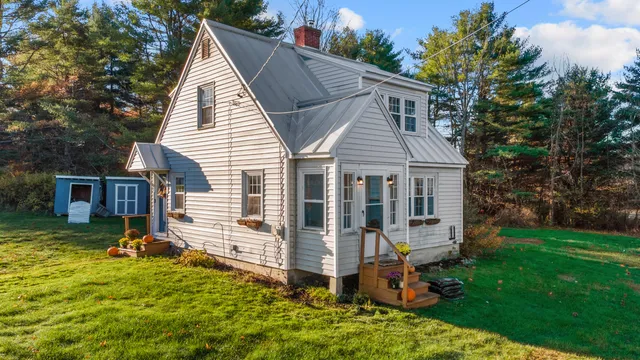 $210,000 | 1 McNally Road, Clinton, ME 04927