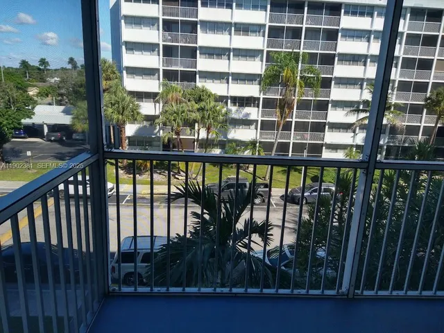 $225,000 | 700 Northwest 214th Street, Unit 403, Miami Gardens, FL 33169