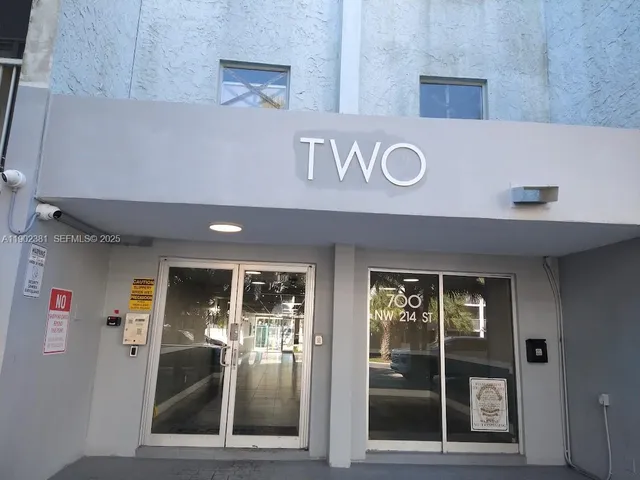 $225,000 | 700 Northwest 214th Street, Unit 403, Miami Gardens, FL 33169