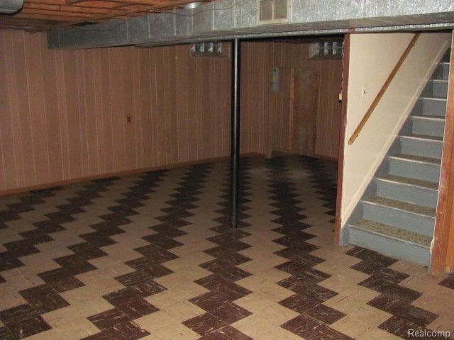 19021 Burt Road Detroit, MI 48219 - Photo 14 of 16 IMG_3473