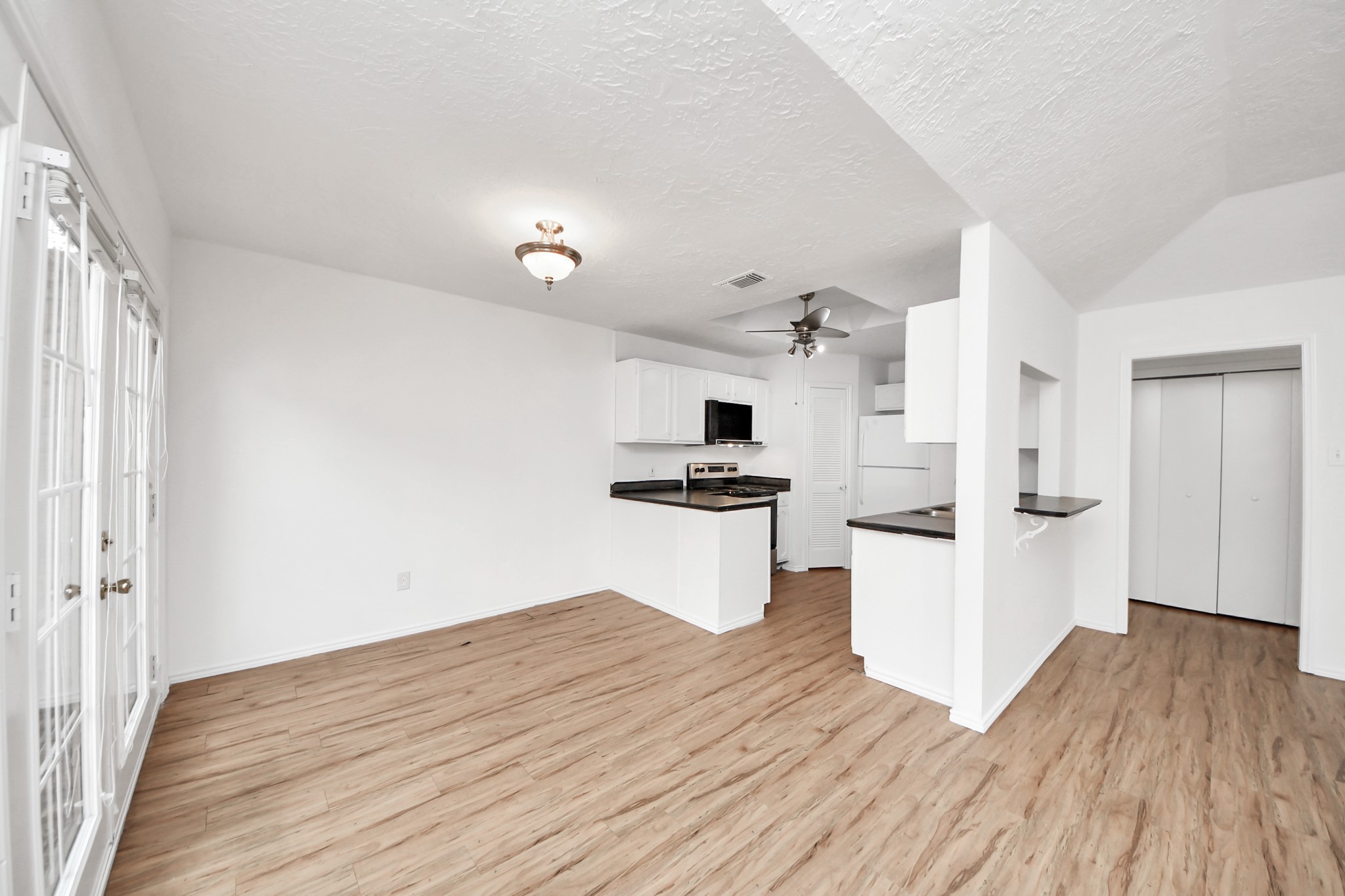 17003 Amidon Drive Spring, TX 77379 - Photo 5 of 20