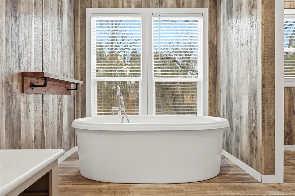 2114 Hickory Street Mabank, TX 75156 - Photo 11 of 31 Relaxing soaking tub