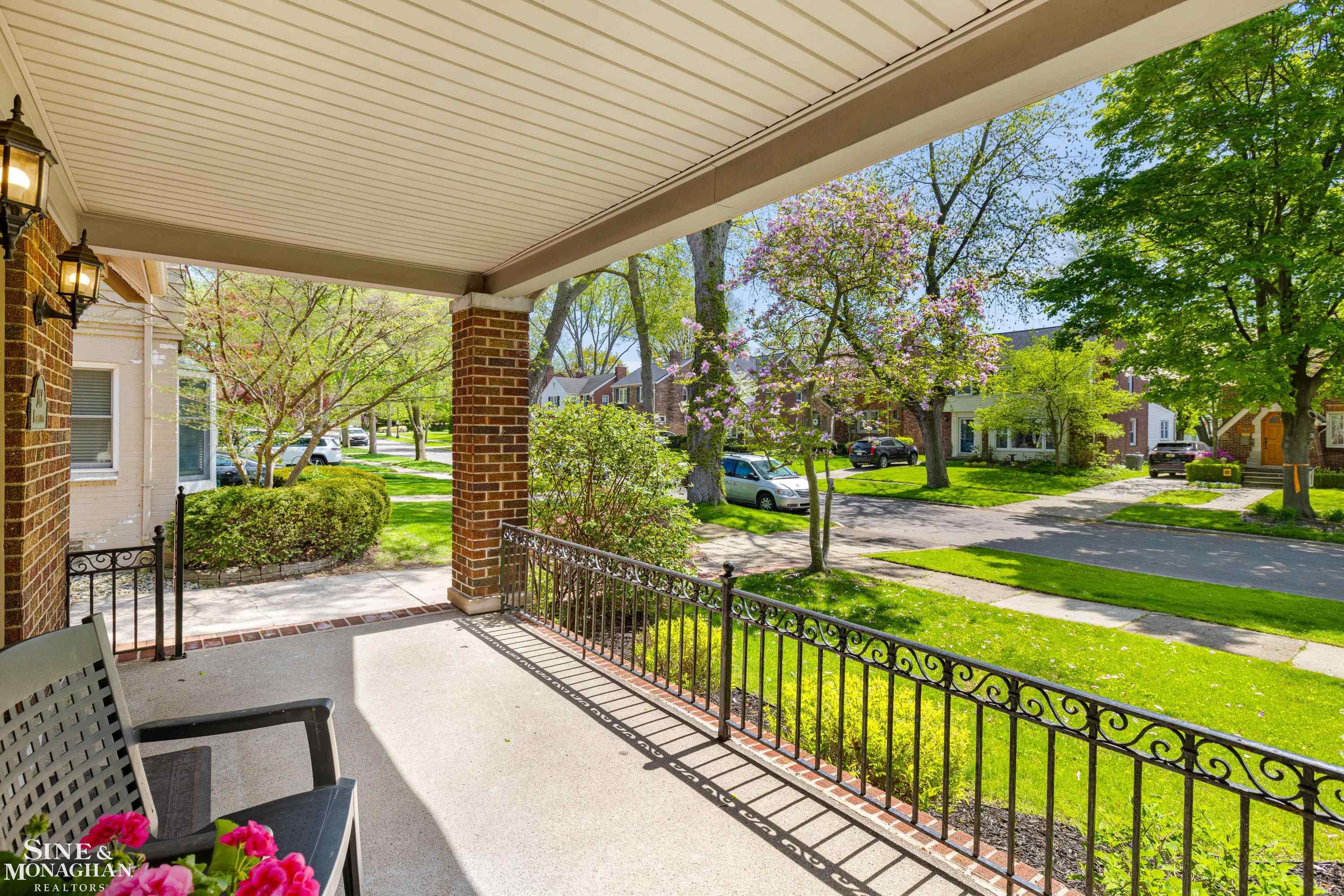 266 Merriweather Road Grosse Pointe, MI 48236 - Photo 2 of 48 50140941-30a4cad8-a7c0-4df2-9dc6-842959840156.JPG