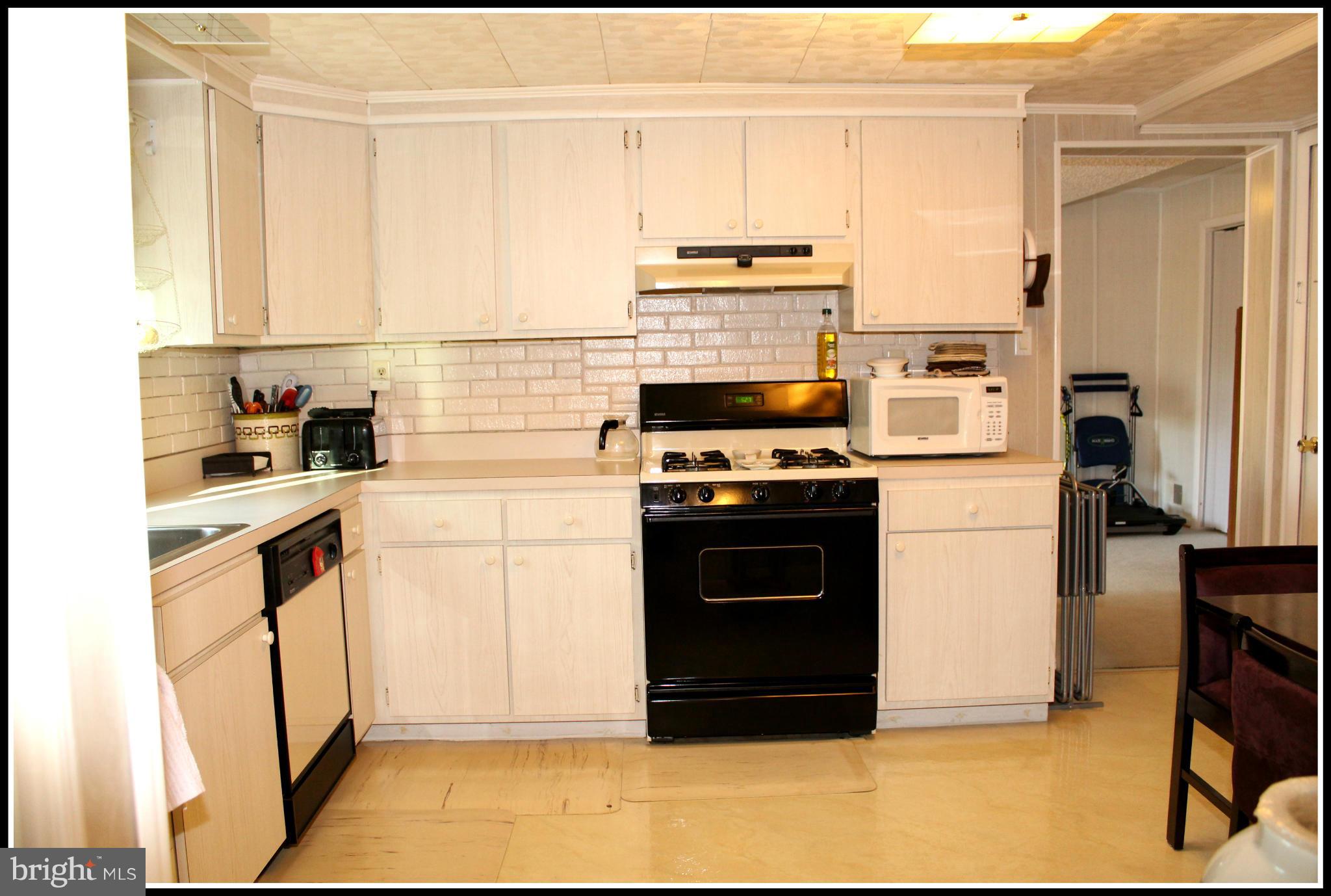 12 Marshall Road Waldorf, MD 20602 - Photo 5 of 26 Kitchen