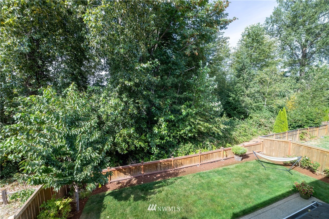 5204 Northeast 9th Place Renton, WA 98059 - Photo 18 of 33 a view of yard from a balcony
