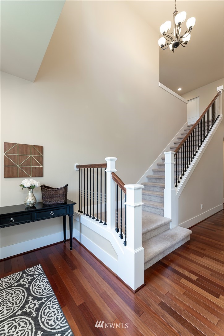 5204 Northeast 9th Place Renton, WA 98059 - Photo 4 of 33