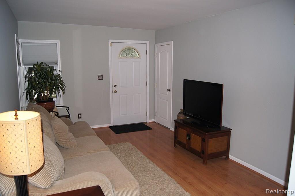 3211 Crooks Road Rochester Hills, MI 48309 - Photo 11 of 18