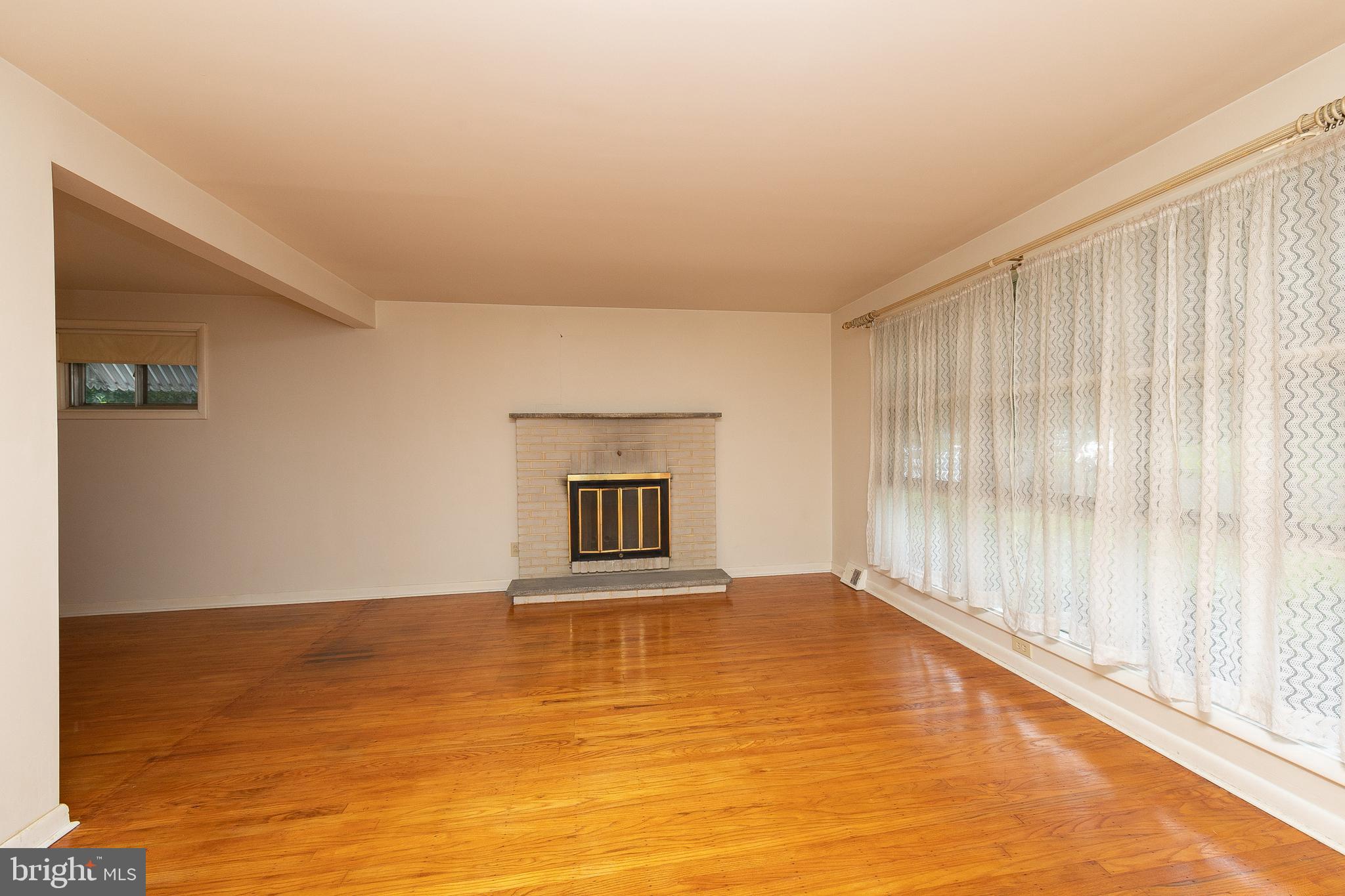 2919 Joyce Road Abington, PA 19001 - Photo 5 of 29 Gallery Image 5