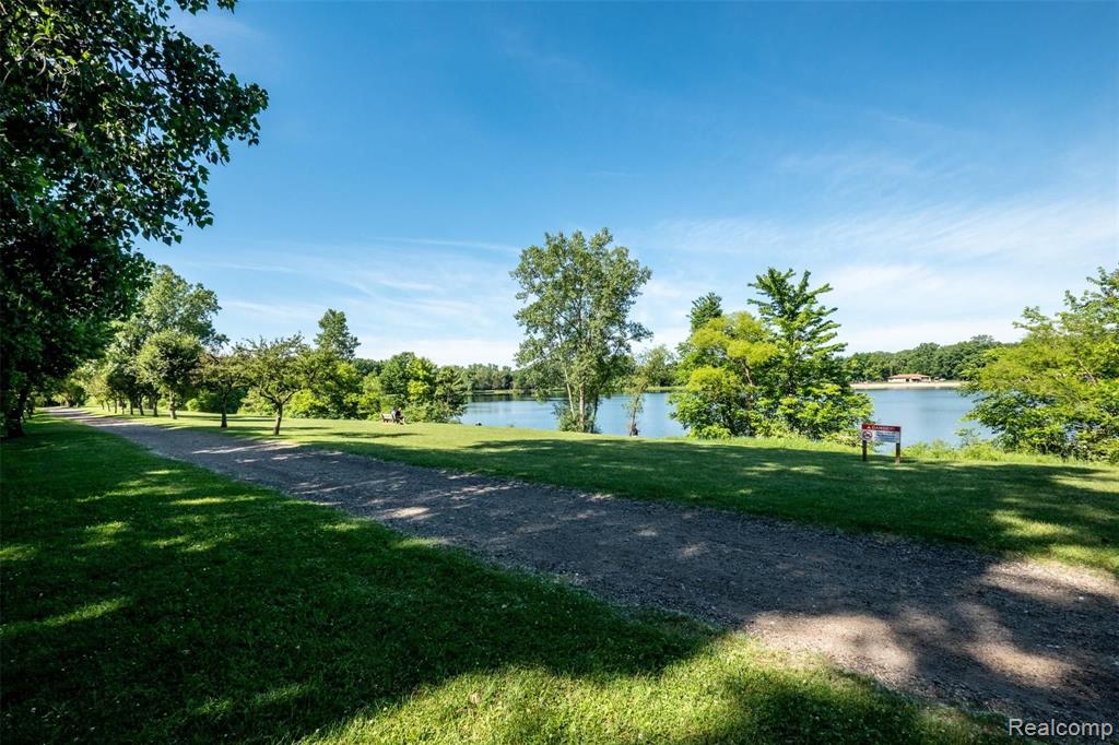 3579 Longview Avenue Rochester Hills, MI 48307 - Photo 33 of 34