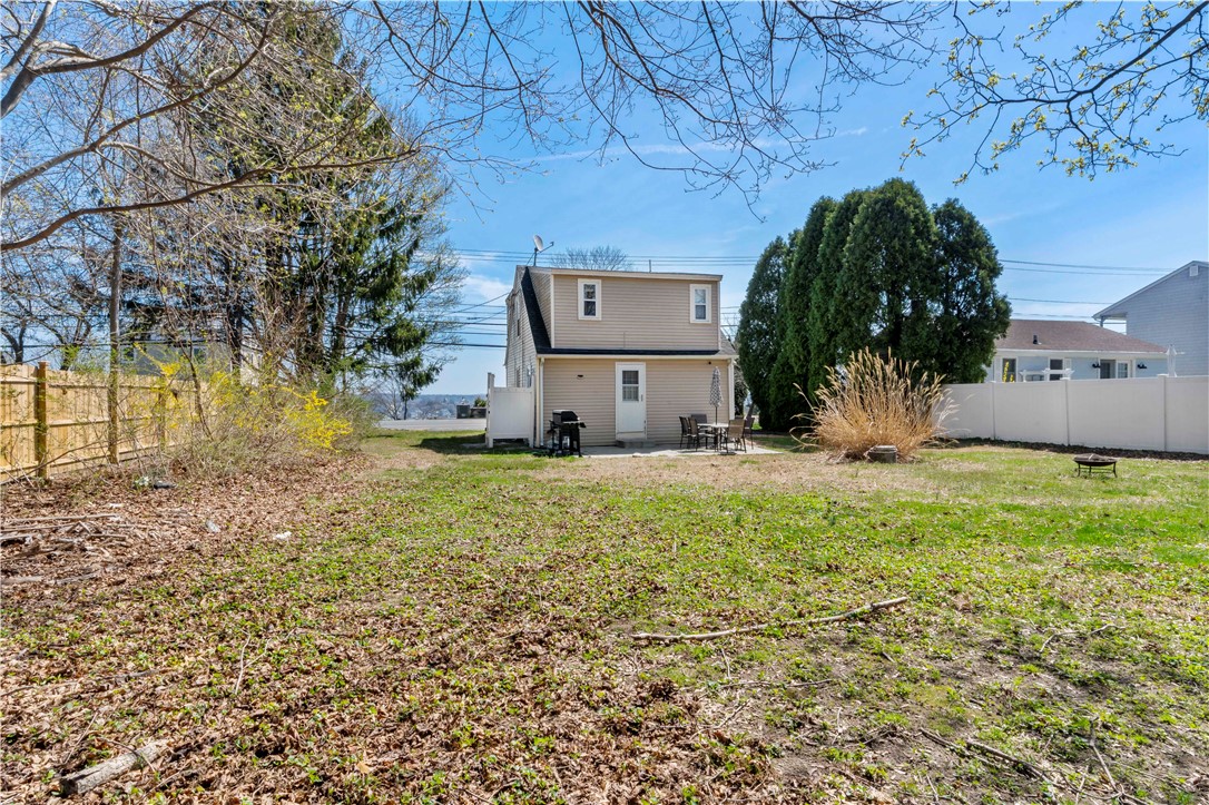 844 Boston Neck Road Narragansett, RI 02882 - Photo 20 of 40