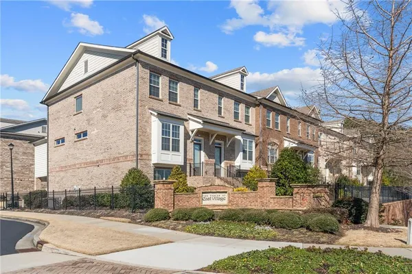 $490,000 | 1002 Township Square, Alpharetta, GA 30022