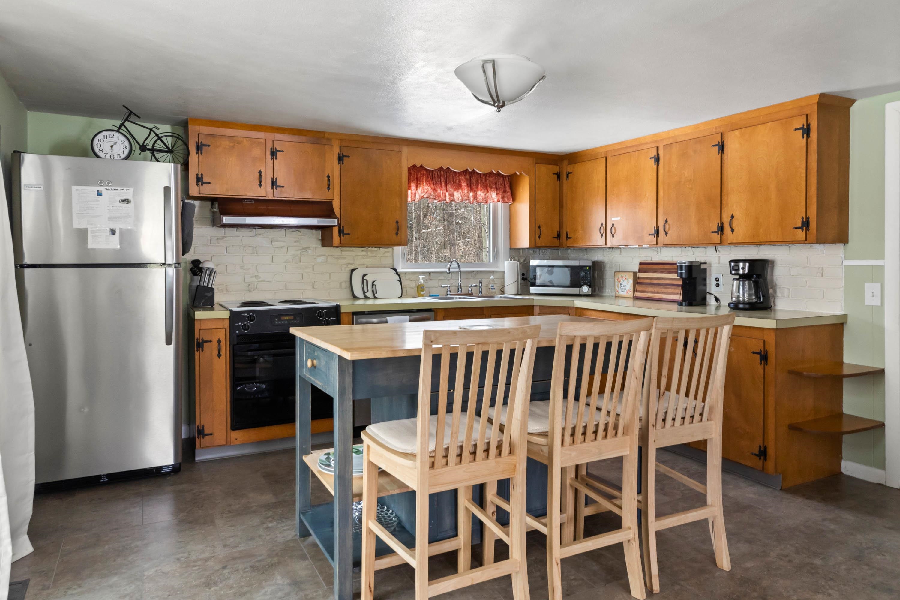 18 Hampton Falls Road Exeter, NH 03833 - Photo 11 of 26