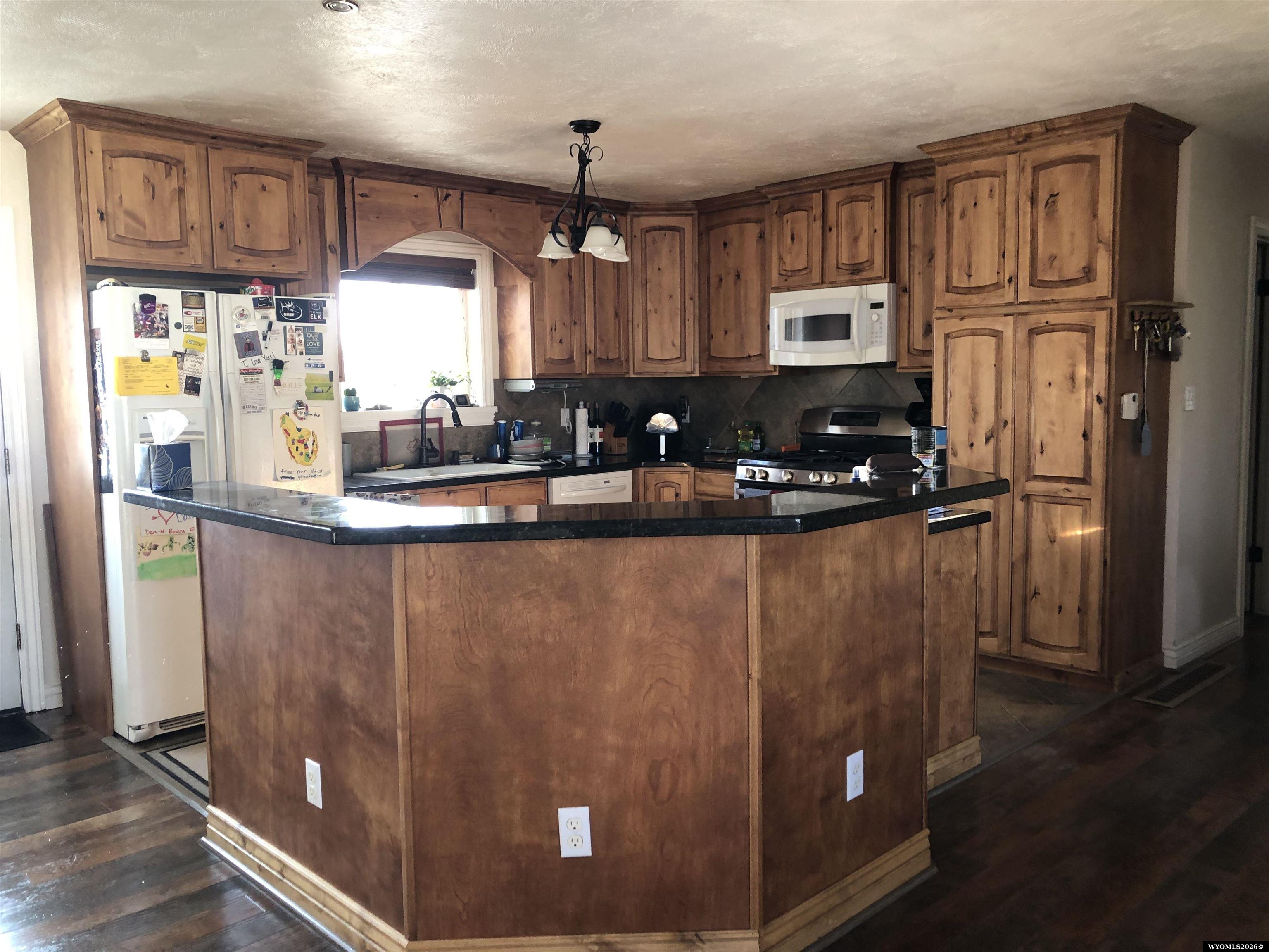 479 Twin Ridge Avenue Evanston, WY 82930 - Photo 4 of 7