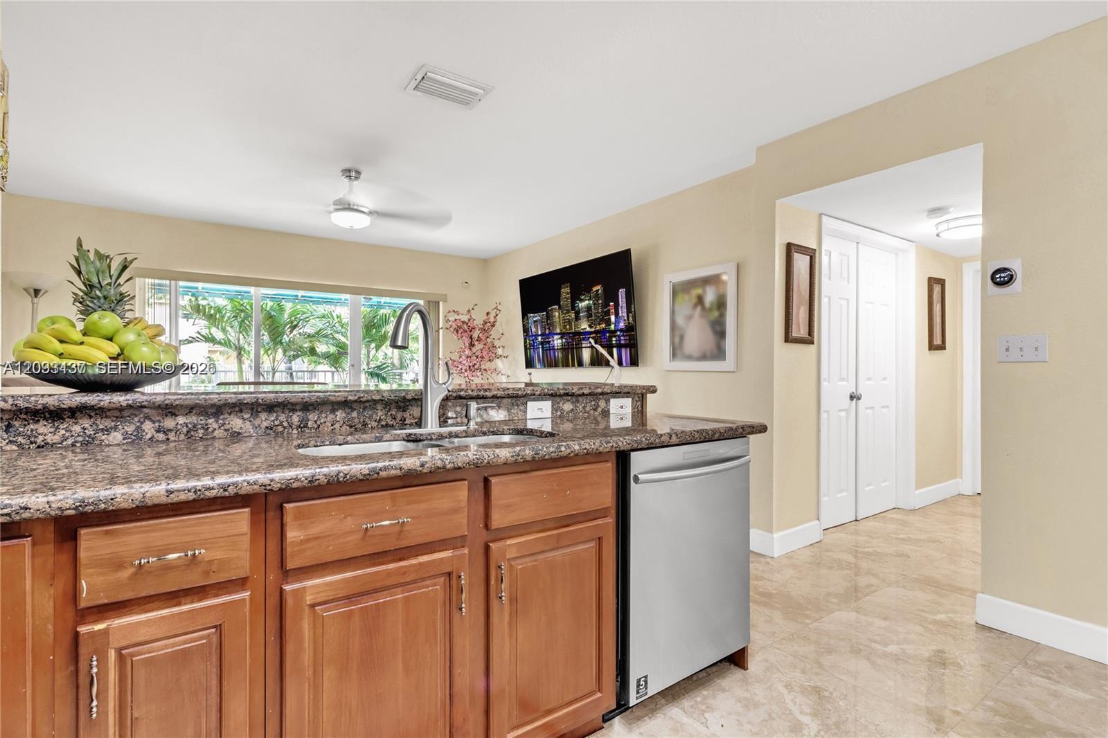 16453 Southwest 97th Street Miami, FL 33196 - Photo 10 of 32