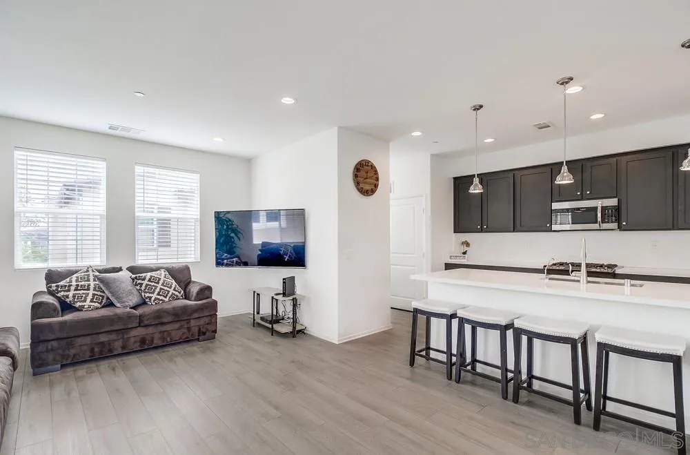 1424 Santa Victoria Road, Unit 6 Chula Vista, CA 91913 - Photo 11 of 47 Gallery Image 11