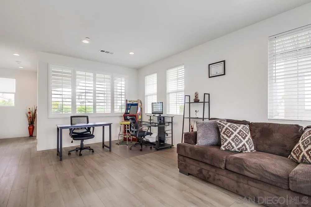 1424 Santa Victoria Road, Unit 6 Chula Vista, CA 91913 - Photo 14 of 47 Gallery Image 14