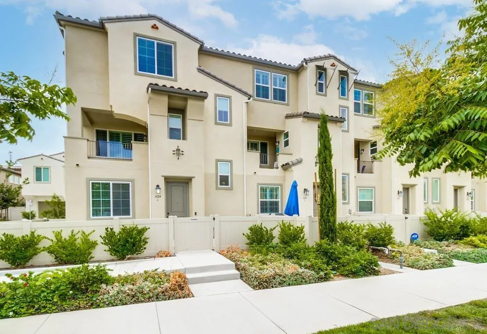 1424 Santa Victoria Road, Unit 6 Chula Vista, CA 91913 - Photo 3 of 47 Gallery Image 3