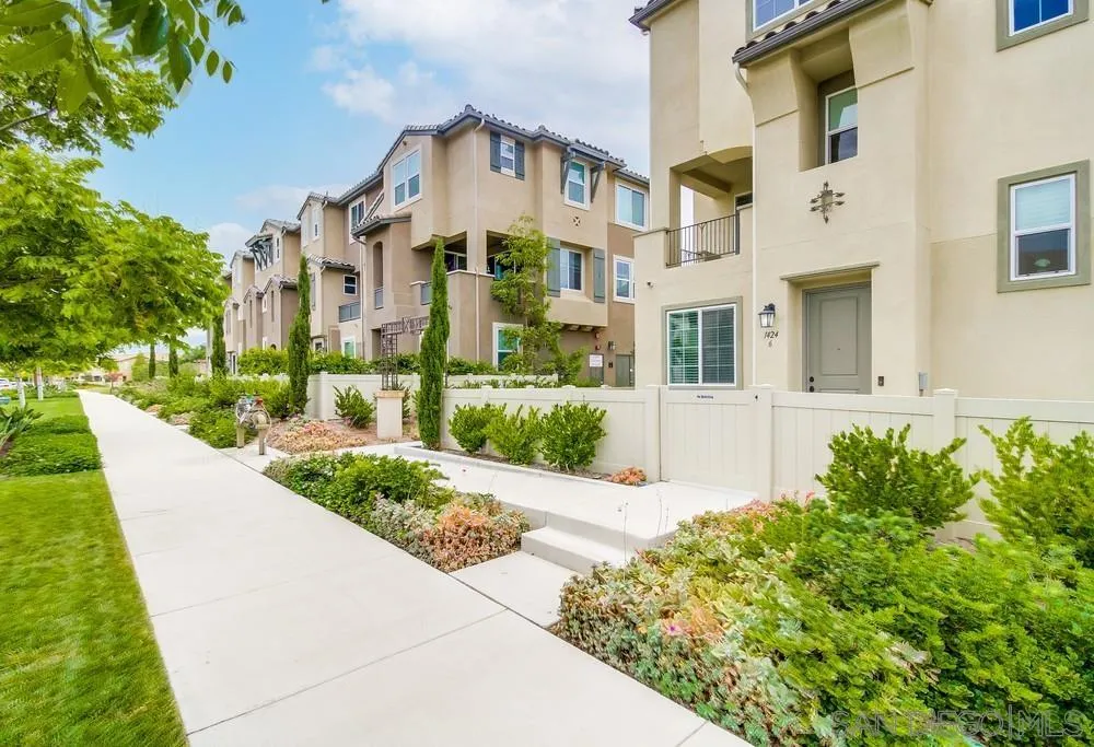 1424 Santa Victoria Road, Unit 6 Chula Vista, CA 91913 - Photo 4 of 47 Gallery Image 4