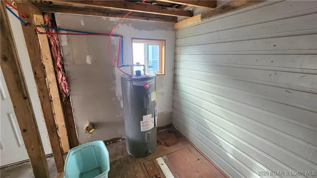 $59,900 | 204 North Maple Street, Stover, MO 65078