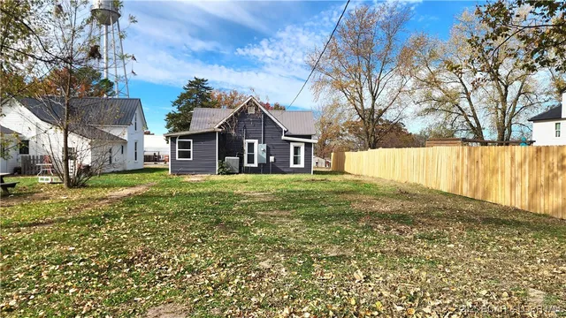 $59,900 | 204 North Maple Street, Stover, MO 65078