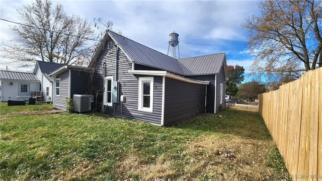 $64,900 | 204 North Maple Street, Stover, MO 65078