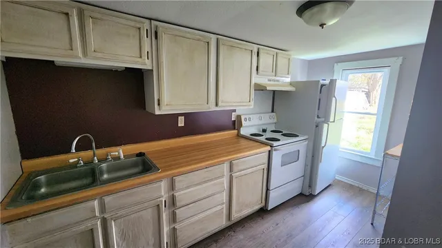 $59,900 | 204 North Maple Street, Stover, MO 65078