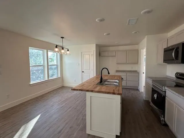 $225,000 | 211 East Cardinal Street, Ector, TX 75439