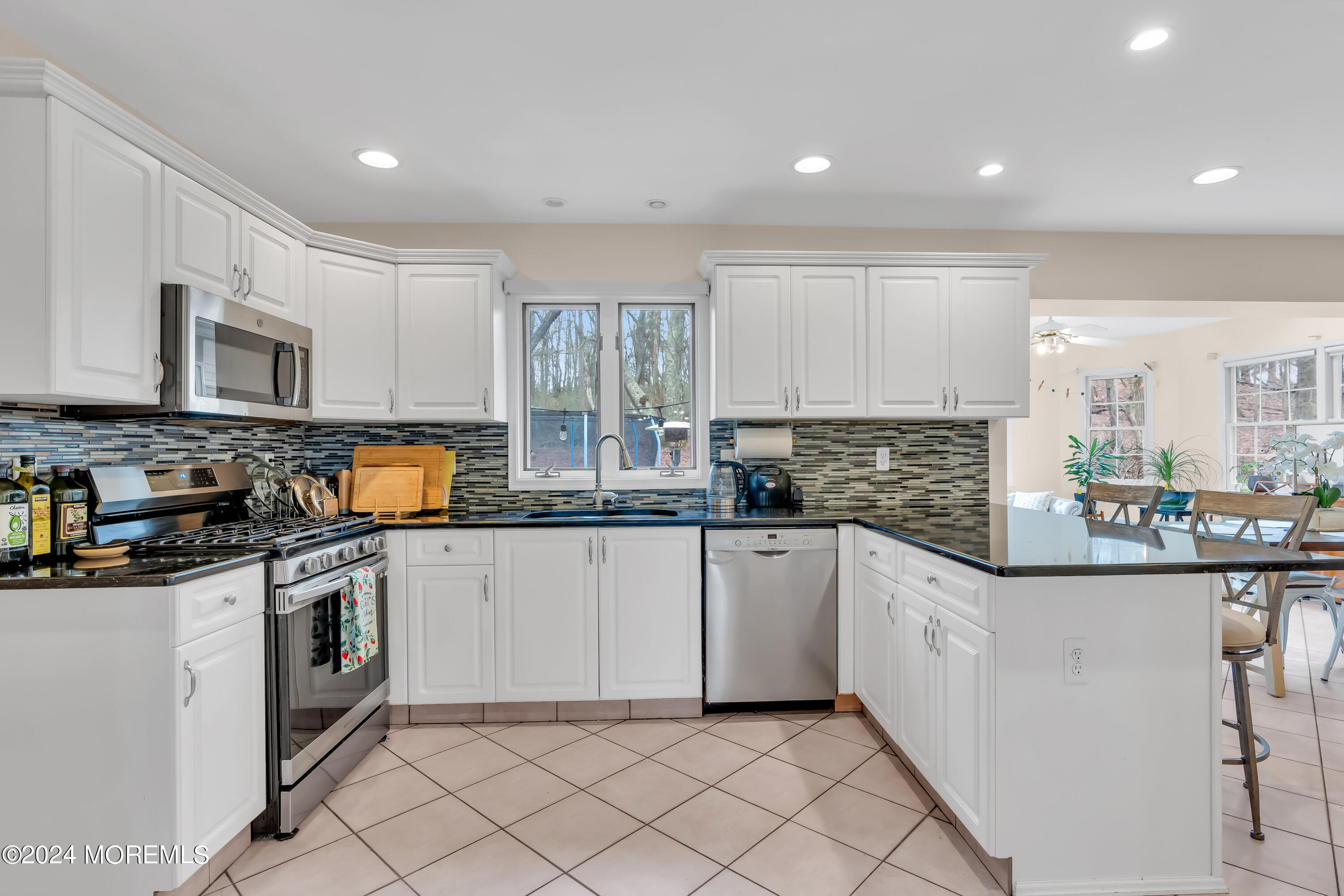 103 Taylors Mills Road Manalapan, NJ 07726 - Photo 6 of 34 Kitchen