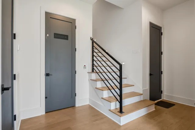 $2,961,800 | 2118 Cliff Drive, Nashville, TN 37218