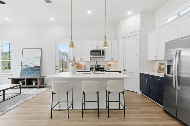 $2,500 | 8917 Sunshine Laverne Lane, Houston, TX 77080