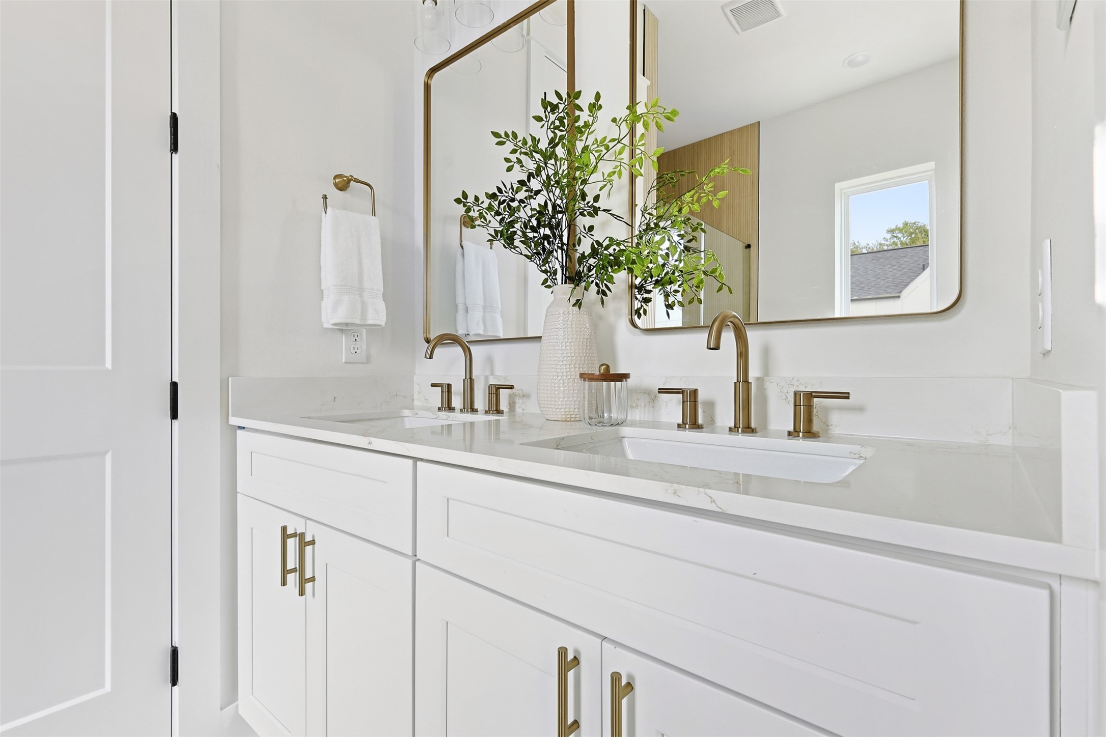 8917 Sunshine Laverne Lane Houston, TX 77080 - Photo 24 of 39