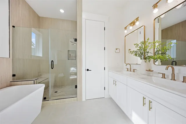 $2,500 | 8917 Sunshine Laverne Lane, Houston, TX 77080