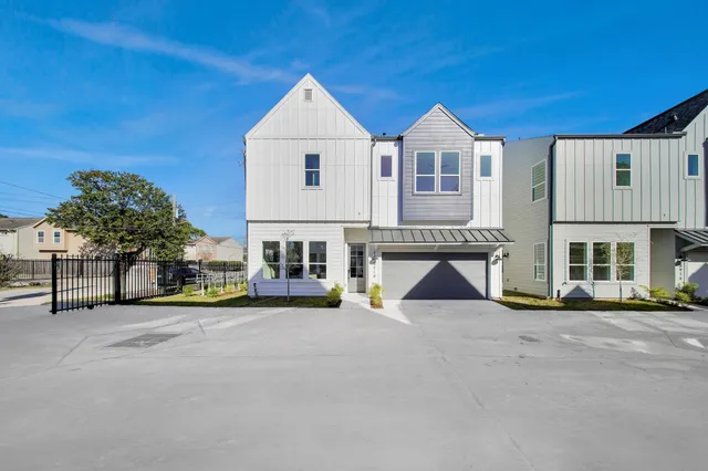 $2,500 | 8917 Sunshine Laverne Lane, Houston, TX 77080