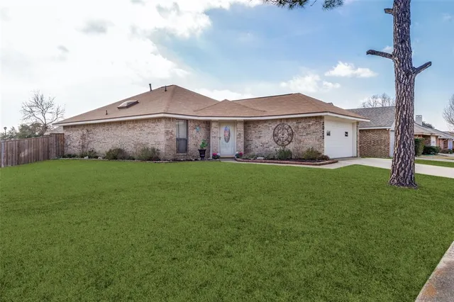 $357,577 | 2022 Gallante Drive, Carrollton, TX 75007